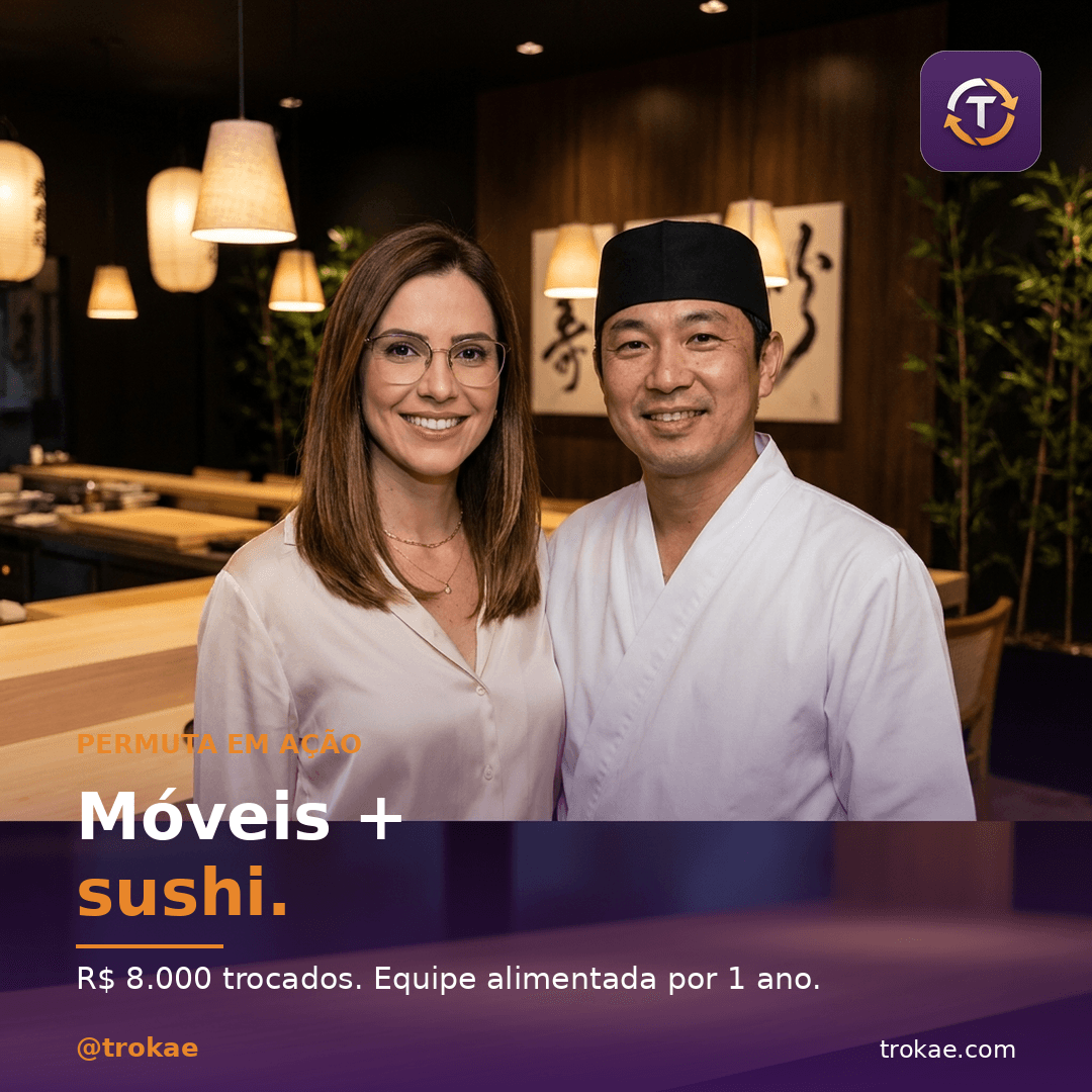 Casal cliente abraçado a sushiman em restaurante — R$ 8.000 trocados, equipe alimentada por 1 ano
